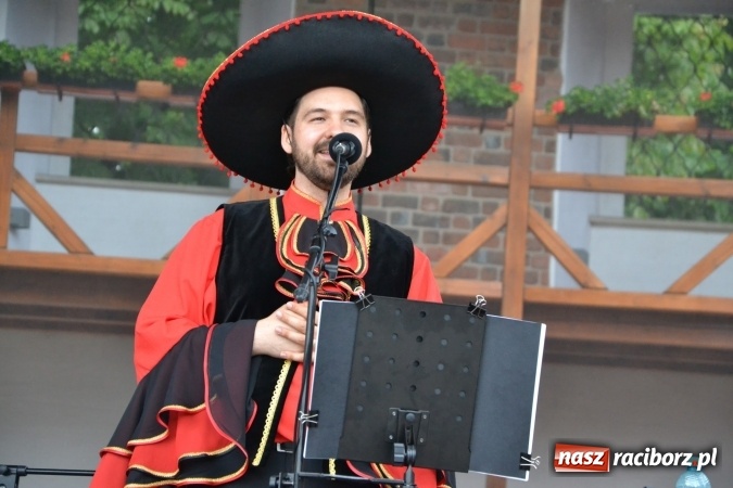 Zdjęcie w galerii na portalu naszraciborz.pl: Zjazd raciborzan na Zamku Piastowskim  wiadomości z regionu