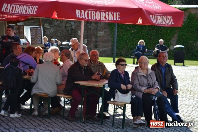 Zdjęcie w galerii na portalu naszraciborz.pl: Zjazd raciborzan na Zamku Piastowskim  wiadomości z regionu