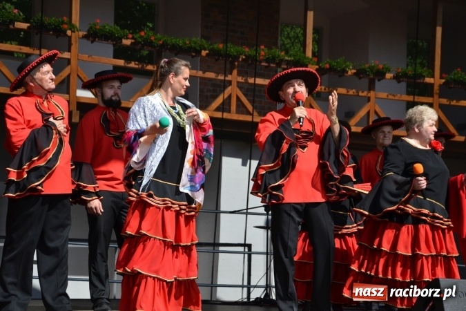 Zdjęcie w galerii na portalu naszraciborz.pl: Zjazd raciborzan na Zamku Piastowskim  wiadomości z regionu