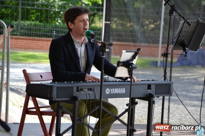 Zdjęcie w galerii na portalu naszraciborz.pl: Zjazd raciborzan na Zamku Piastowskim  wiadomości z regionu