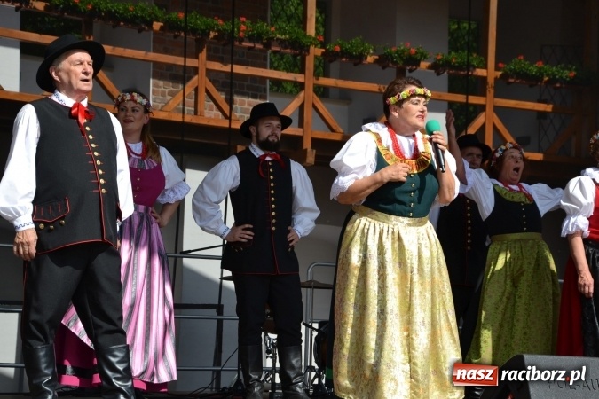 Zdjęcie w galerii na portalu naszraciborz.pl: Zjazd raciborzan na Zamku Piastowskim  wiadomości z regionu