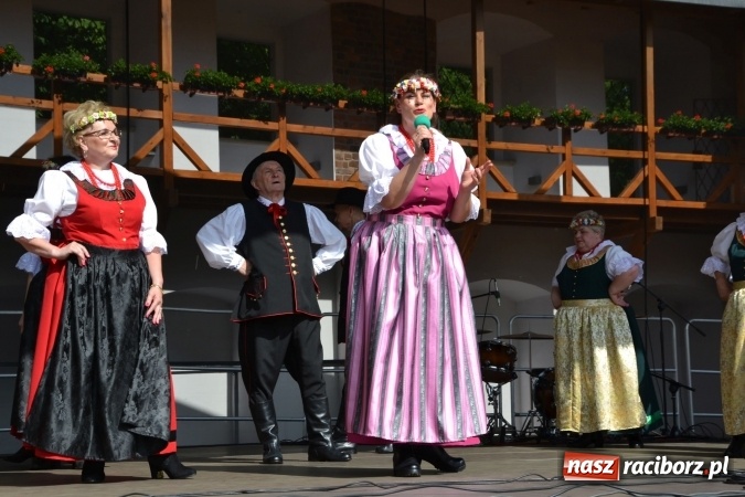 Zdjęcie w galerii na portalu naszraciborz.pl: Zjazd raciborzan na Zamku Piastowskim  wiadomości z regionu