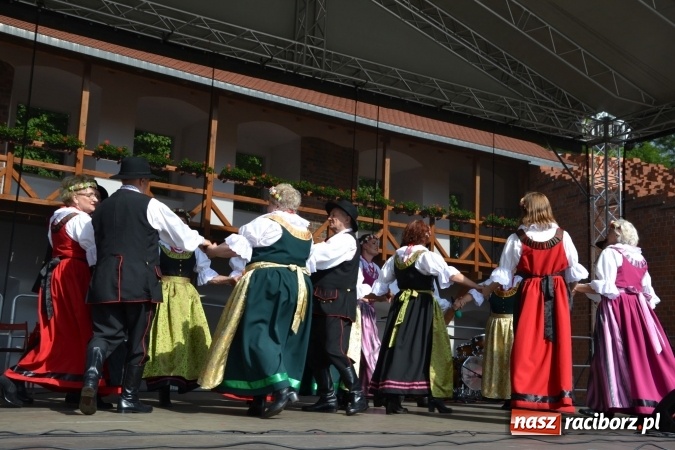 Zdjęcie w galerii na portalu naszraciborz.pl: Zjazd raciborzan na Zamku Piastowskim  wiadomości z regionu