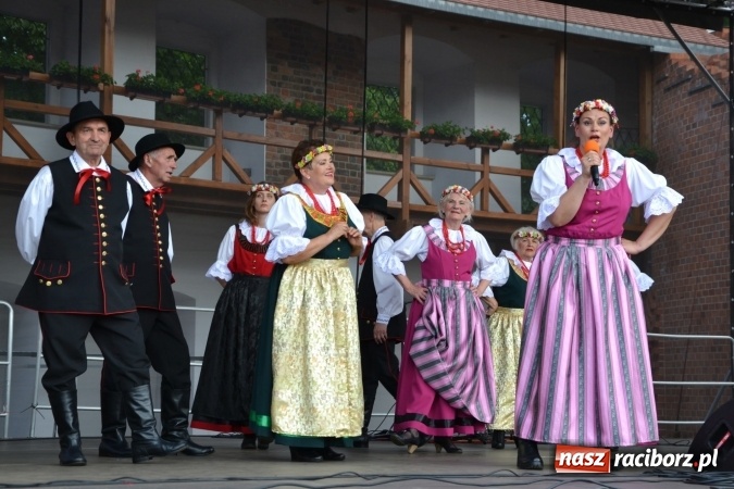 Zdjęcie w galerii na portalu naszraciborz.pl: Zjazd raciborzan na Zamku Piastowskim  wiadomości z regionu
