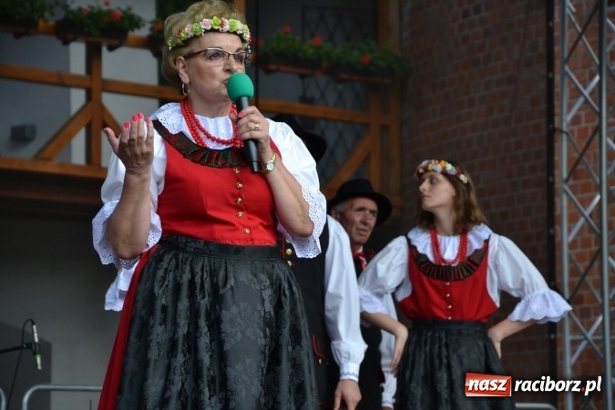 Zdjęcie w galerii na portalu naszraciborz.pl: Zjazd raciborzan na Zamku Piastowskim  wiadomości z regionu