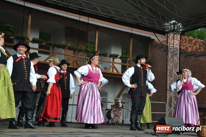 Zdjęcie w galerii na portalu naszraciborz.pl: Zjazd raciborzan na Zamku Piastowskim  wiadomości z regionu