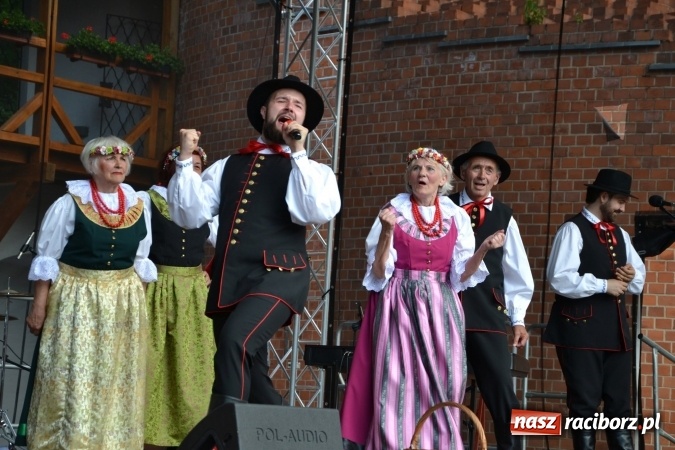 Zdjęcie w galerii na portalu naszraciborz.pl: Zjazd raciborzan na Zamku Piastowskim  wiadomości z regionu