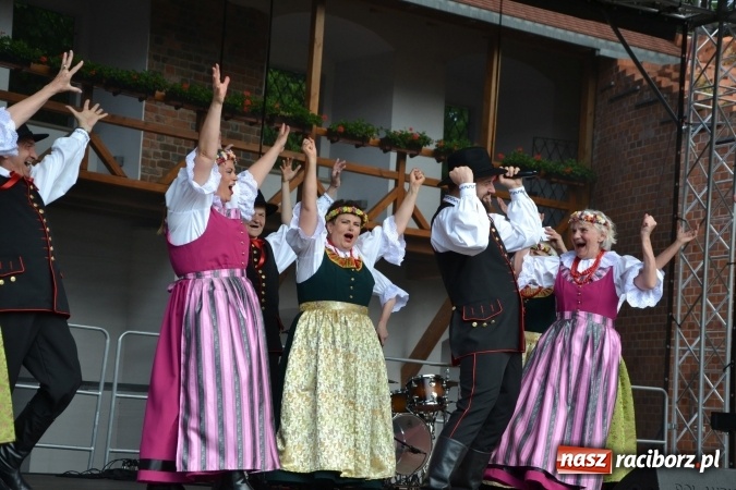 Zdjęcie w galerii na portalu naszraciborz.pl: Zjazd raciborzan na Zamku Piastowskim  wiadomości z regionu