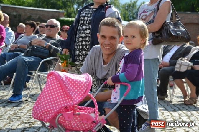 Zdjęcie w galerii na portalu naszraciborz.pl: Zjazd raciborzan na Zamku Piastowskim  wiadomości z regionu