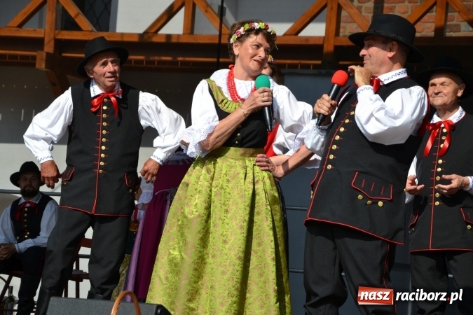 Zdjęcie w galerii na portalu naszraciborz.pl: Zjazd raciborzan na Zamku Piastowskim  wiadomości z regionu