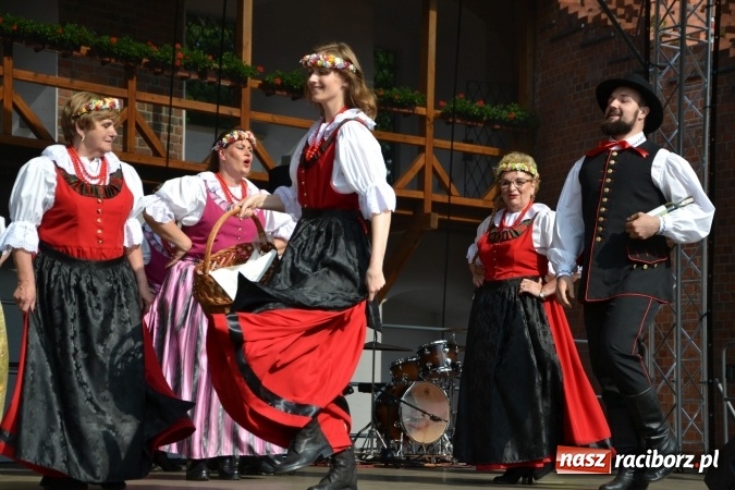 Zdjęcie w galerii na portalu naszraciborz.pl: Zjazd raciborzan na Zamku Piastowskim  wiadomości z regionu