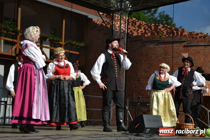 Zdjęcie w galerii na portalu naszraciborz.pl: Zjazd raciborzan na Zamku Piastowskim  wiadomości z regionu