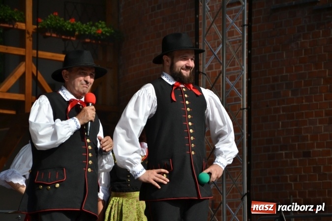 Zdjęcie w galerii na portalu naszraciborz.pl: Zjazd raciborzan na Zamku Piastowskim  wiadomości z regionu