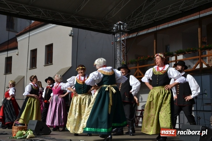 Zdjęcie w galerii na portalu naszraciborz.pl: Zjazd raciborzan na Zamku Piastowskim  wiadomości z regionu
