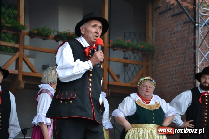 Zdjęcie w galerii na portalu naszraciborz.pl: Zjazd raciborzan na Zamku Piastowskim  wiadomości z regionu