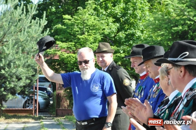Zdjęcie w galerii na portalu naszraciborz.pl: Zbigniew Barto królem kurkowym AD 2017. Pułkownik Adam Jopek z podkową szczęścia  wiadomości z regionu