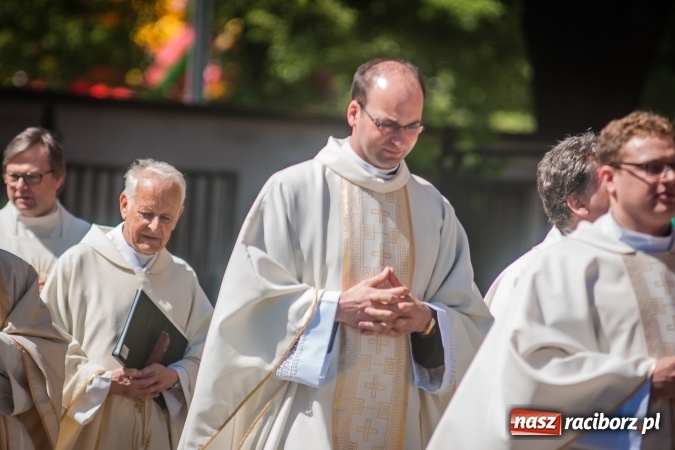 Zdjęcie w galerii na portalu naszraciborz.pl: Złoty jubileusz kapłaństwa ks. Gintera Józefa Kurowskiego wiadomości z regionu