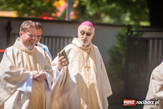 Zdjęcie w galerii na portalu naszraciborz.pl: Złoty jubileusz kapłaństwa ks. Gintera Józefa Kurowskiego wiadomości z regionu