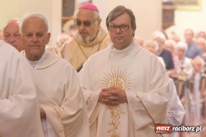 Zdjęcie w galerii na portalu naszraciborz.pl: Złoty jubileusz kapłaństwa ks. Gintera Józefa Kurowskiego wiadomości z regionu