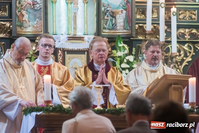 Zdjęcie w galerii na portalu naszraciborz.pl: Złoty jubileusz kapłaństwa ks. Gintera Józefa Kurowskiego wiadomości z regionu