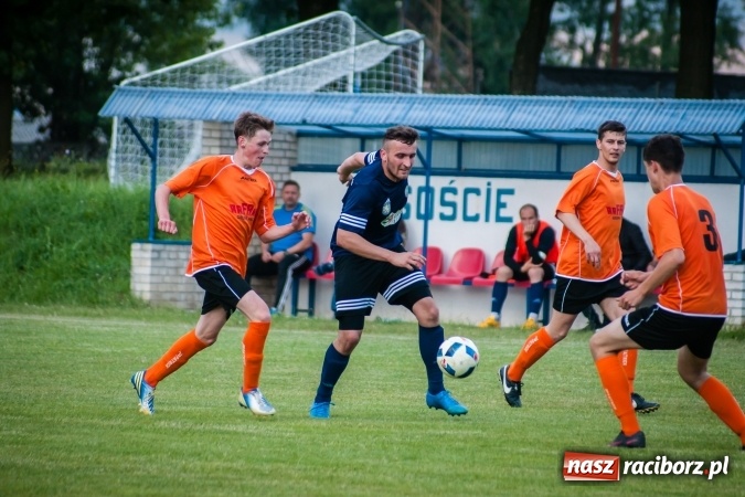 Zdjęcie w galerii na portalu naszraciborz.pl: Zmiennicy pociągnęli grę. Rafako pokonało Marklowice wiadomości z regionu