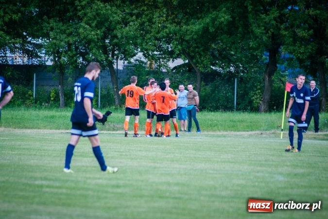 Zdjęcie w galerii na portalu naszraciborz.pl: Zmiennicy pociągnęli grę. Rafako pokonało Marklowice wiadomości z regionu