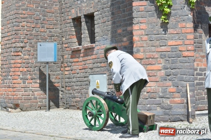 Zdjęcie w galerii na portalu naszraciborz.pl: Nowy król kurkowy pozdrowił raciborzan  wiadomości z regionu