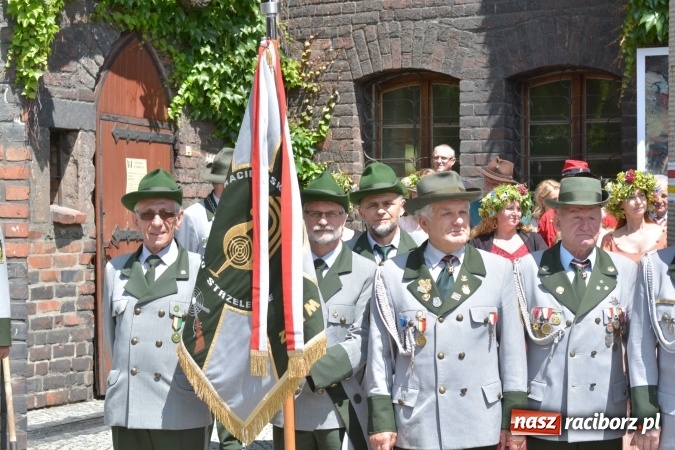 Zdjęcie w galerii na portalu naszraciborz.pl: Nowy król kurkowy pozdrowił raciborzan  wiadomości z regionu