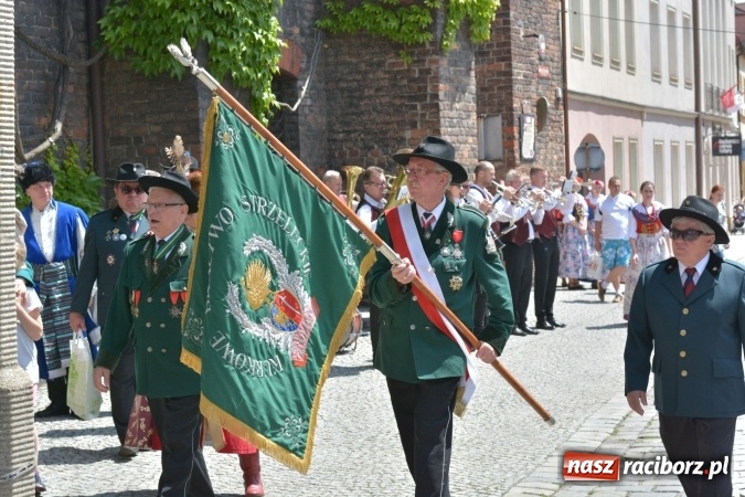 Zdjęcie w galerii na portalu naszraciborz.pl: Nowy król kurkowy pozdrowił raciborzan  wiadomości z regionu