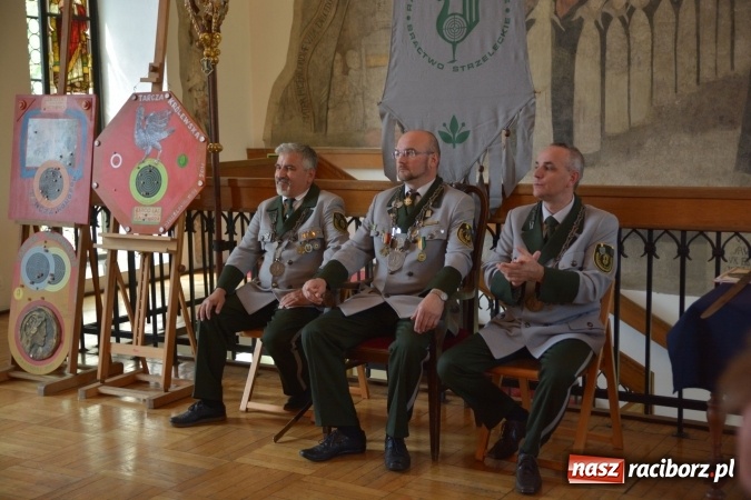 Zdjęcie w galerii na portalu naszraciborz.pl: Nowy król kurkowy pozdrowił raciborzan  wiadomości z regionu