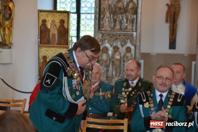 Zdjęcie w galerii na portalu naszraciborz.pl: Nowy król kurkowy pozdrowił raciborzan  wiadomości z regionu