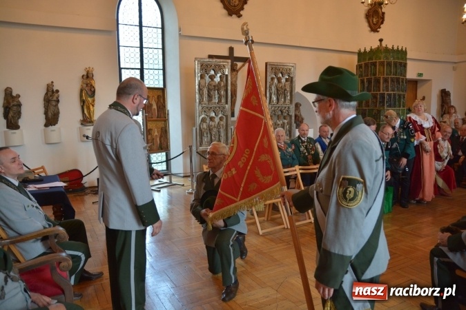Zdjęcie w galerii na portalu naszraciborz.pl: Nowy król kurkowy pozdrowił raciborzan  wiadomości z regionu
