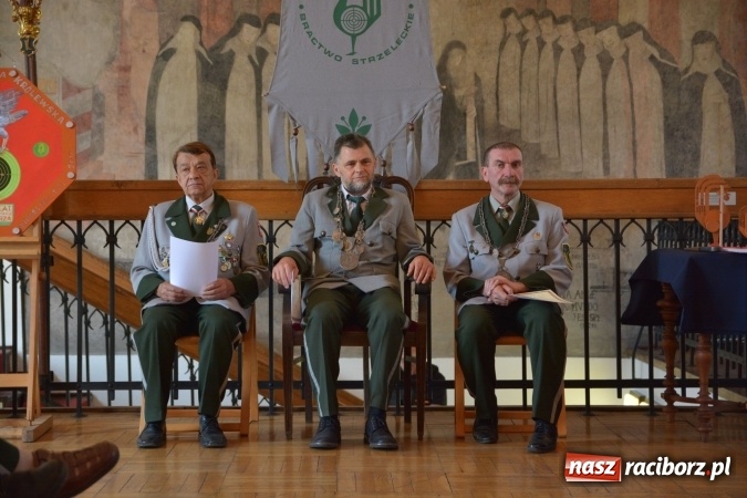 Zdjęcie w galerii na portalu naszraciborz.pl: Nowy król kurkowy pozdrowił raciborzan  wiadomości z regionu