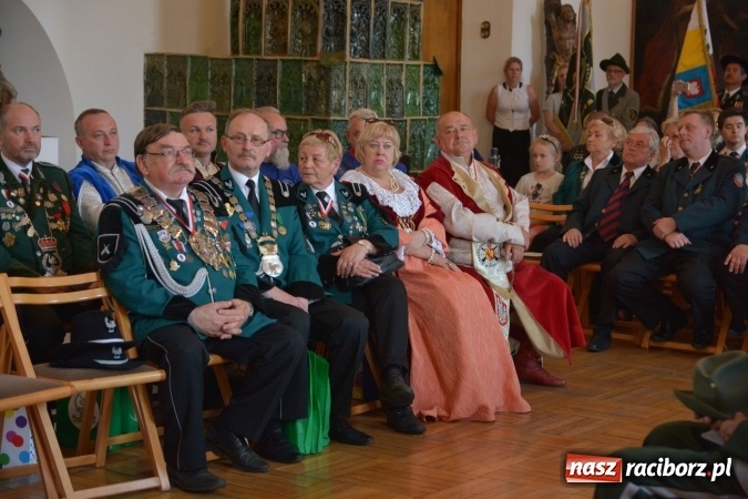 Zdjęcie w galerii na portalu naszraciborz.pl: Nowy król kurkowy pozdrowił raciborzan  wiadomości z regionu