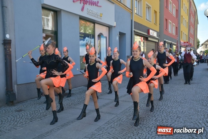 Zdjęcie w galerii na portalu naszraciborz.pl: Nowy król kurkowy pozdrowił raciborzan  wiadomości z regionu