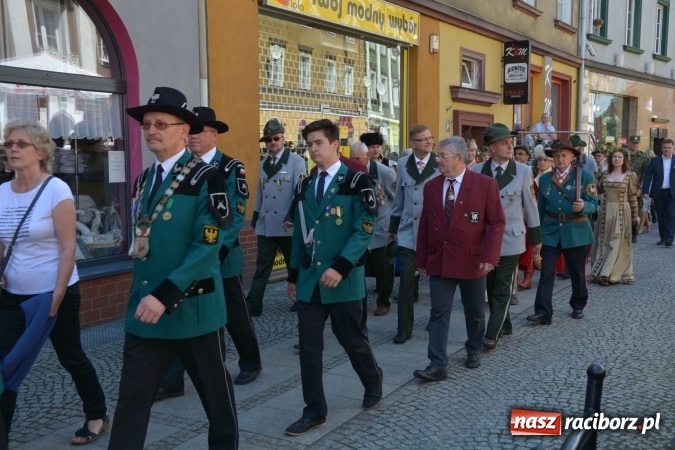 Zdjęcie w galerii na portalu naszraciborz.pl: Nowy król kurkowy pozdrowił raciborzan  wiadomości z regionu