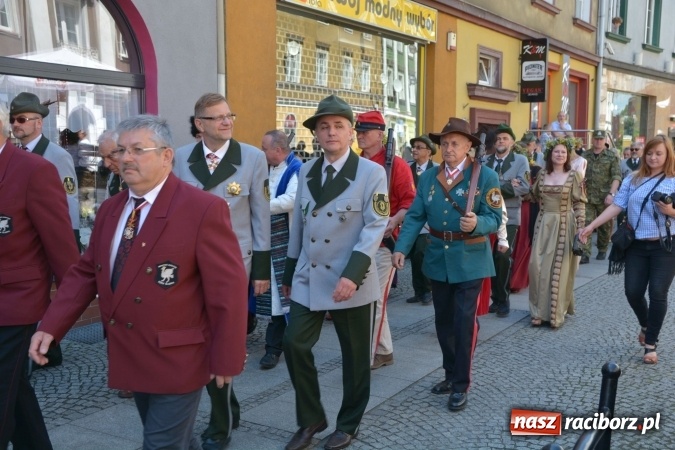Zdjęcie w galerii na portalu naszraciborz.pl: Nowy król kurkowy pozdrowił raciborzan  wiadomości z regionu