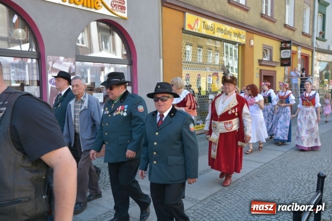Zdjęcie w galerii na portalu naszraciborz.pl: Nowy król kurkowy pozdrowił raciborzan  wiadomości z regionu