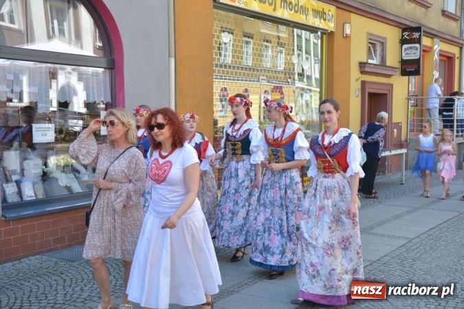 Zdjęcie w galerii na portalu naszraciborz.pl: Nowy król kurkowy pozdrowił raciborzan  wiadomości z regionu