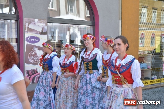 Zdjęcie w galerii na portalu naszraciborz.pl: Nowy król kurkowy pozdrowił raciborzan  wiadomości z regionu