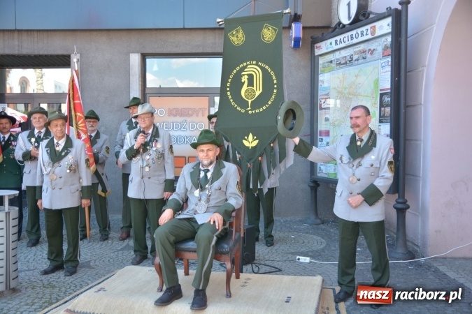 Zdjęcie w galerii na portalu naszraciborz.pl: Nowy król kurkowy pozdrowił raciborzan  wiadomości z regionu