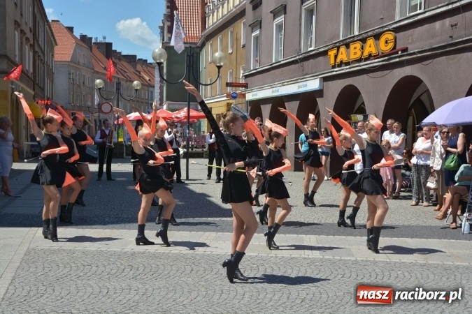 Zdjęcie w galerii na portalu naszraciborz.pl: Nowy król kurkowy pozdrowił raciborzan  wiadomości z regionu