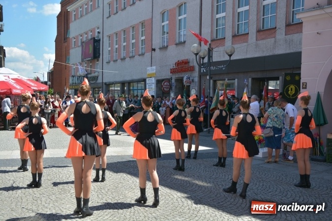 Zdjęcie w galerii na portalu naszraciborz.pl: Nowy król kurkowy pozdrowił raciborzan  wiadomości z regionu