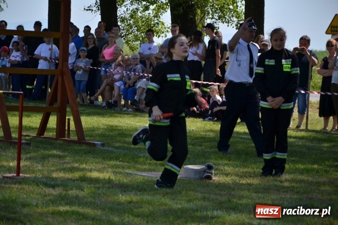 Zdjęcie w galerii na portalu naszraciborz.pl: Roszków z Pucharem Wójta Krzyżanowic. W CTIF chłopców najlepszy Bolesław wiadomości z regionu