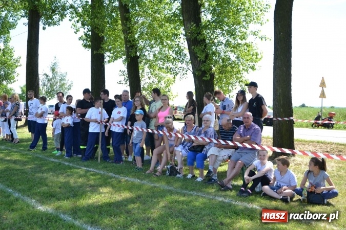 Zdjęcie w galerii na portalu naszraciborz.pl: Roszków z Pucharem Wójta Krzyżanowic. W CTIF chłopców najlepszy Bolesław wiadomości z regionu