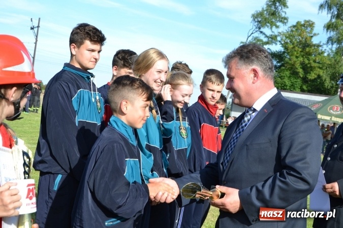 Zdjęcie w galerii na portalu naszraciborz.pl: Roszków z Pucharem Wójta Krzyżanowic. W CTIF chłopców najlepszy Bolesław wiadomości z regionu