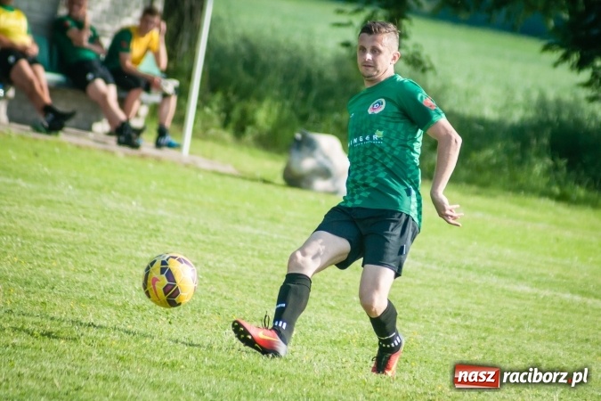 Zdjęcie w galerii na portalu naszraciborz.pl: B klasa: Bieńkowice poddały mecz. Rezerwy Turzy Śląskiej coraz bliżej baraży wiadomości z regionu