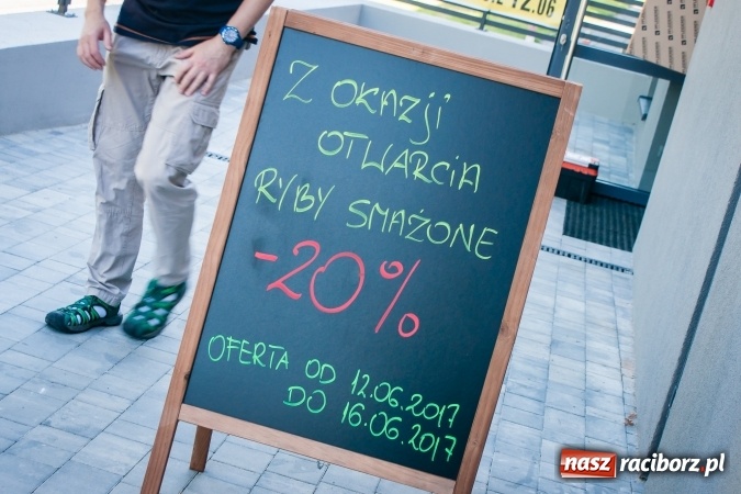 Zdjęcie w galerii na portalu naszraciborz.pl: Krewetka zaprasza do nowej smażalni – już dzisiaj otwarcie! wiadomości z regionu