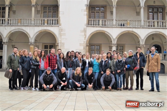 Zdjęcie w galerii na portalu naszraciborz.pl: Studenci architektury PWSZ na szlaku edukacyjnym w Krakowie  wiadomości z regionu