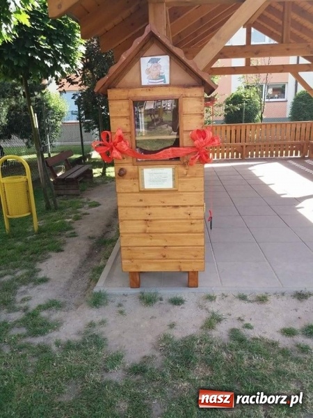 Zdjęcie w galerii na portalu naszraciborz.pl: Przydrożna biblioteka zawsze otwarta!  wiadomości z regionu